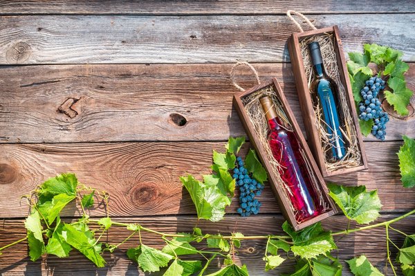 Faire le tour du monde avec les coffrets vin