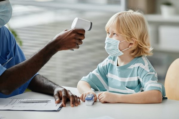 Quelles sont les meilleures pratiques pour servir des bières à température idéale dans un pub?